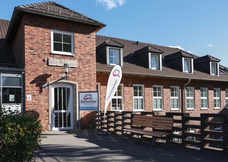 Eingang zum Dentallabor